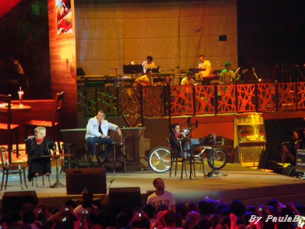 053-enfoires_2009.jpg